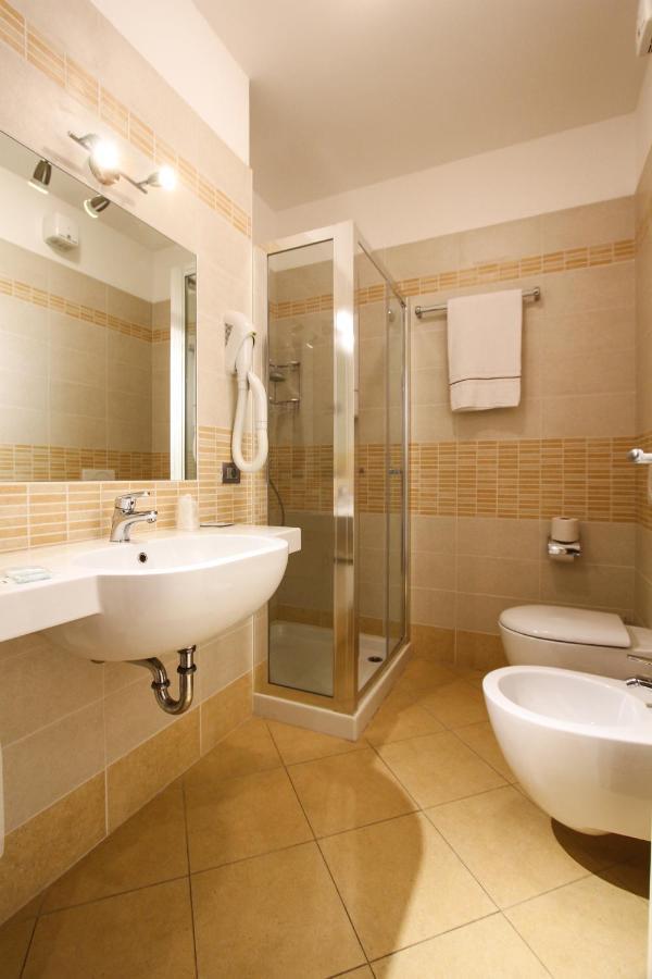 Thai Orchidee Restaurant&Rooms Гарда Екстериор снимка