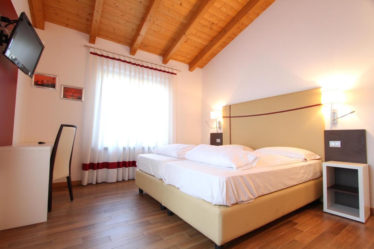 Thai Orchidee Restaurant&Rooms Гарда Екстериор снимка